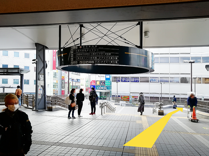 三鷹駅南口写真