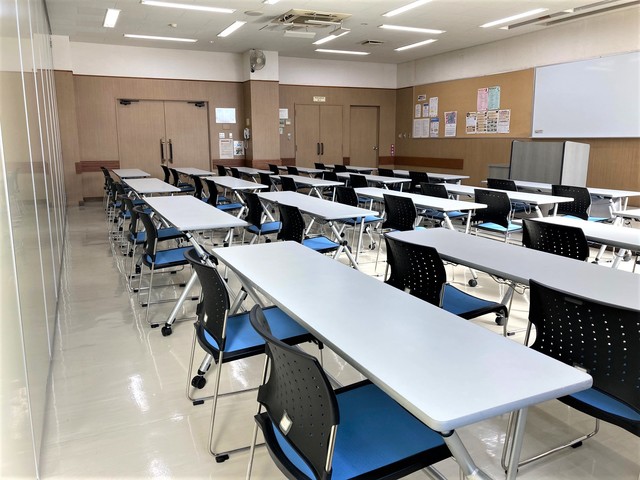 第1会議室(黒板側）